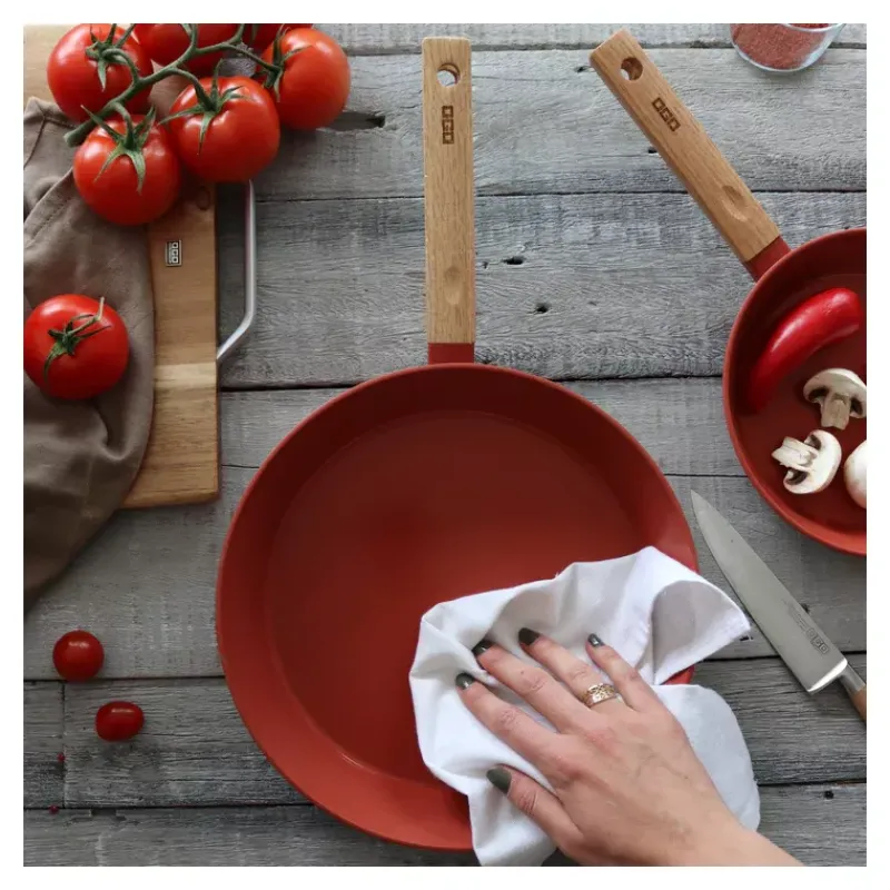Poêles Avec Revêtement Céramique | Poêles Avec Revêtement Aspect Pierre-OGO ECTOR Poêle revêtue céramique Paprika induction manche bois D24