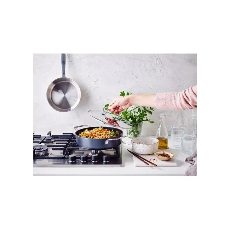 Sauteuses Revêtements Anti-adhérents | Sauteuses En Fonte Aluminium-BEKA MAESTRO Sauteuse fonte aluminium revêtue avec couvercle inox D24