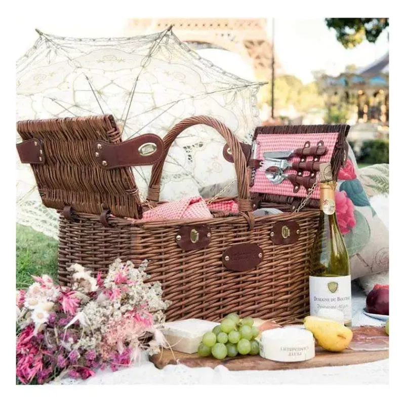 Paniers Pique-nique-Les Jardins de la Comtesse Malle Panier Pique Nique osier Saint Germain Rouge 4 personnes